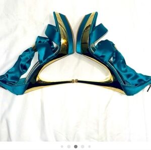 Brand New Without A Box Shic Satin Teal and Gold Women's Heels